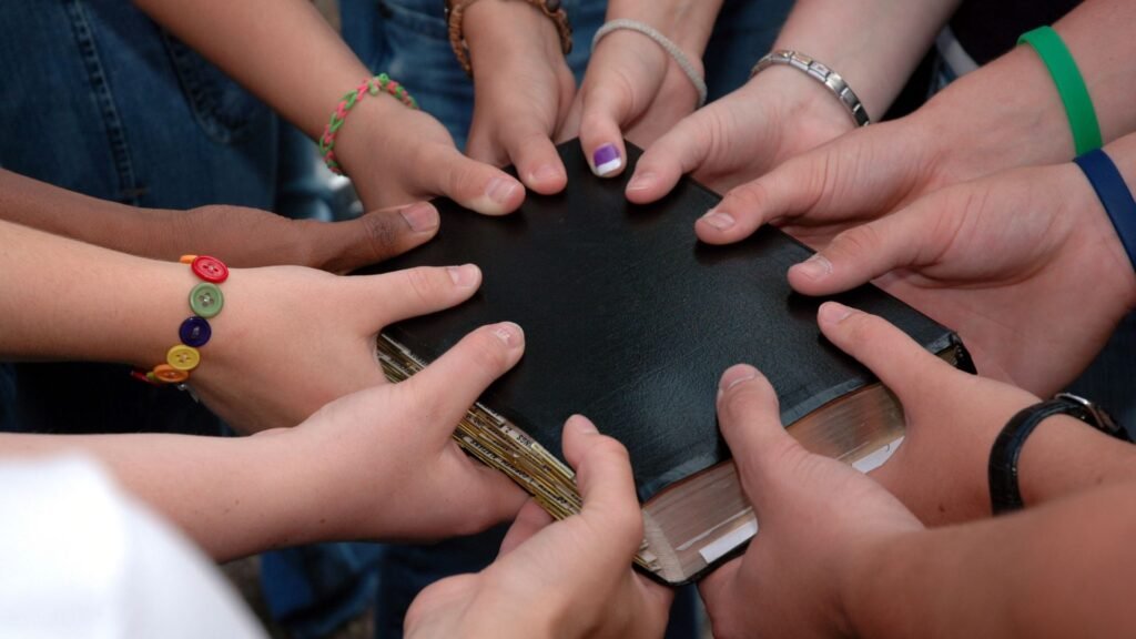 jangan serupa dengan dunia ini